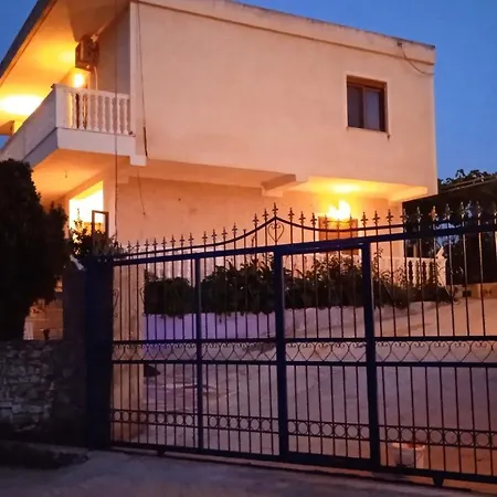 Arsen Hotel apartamentowy 3*